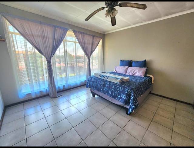 2 BEDROOM APARTMENT FOR SALE IN CRUYWAGEN PARK